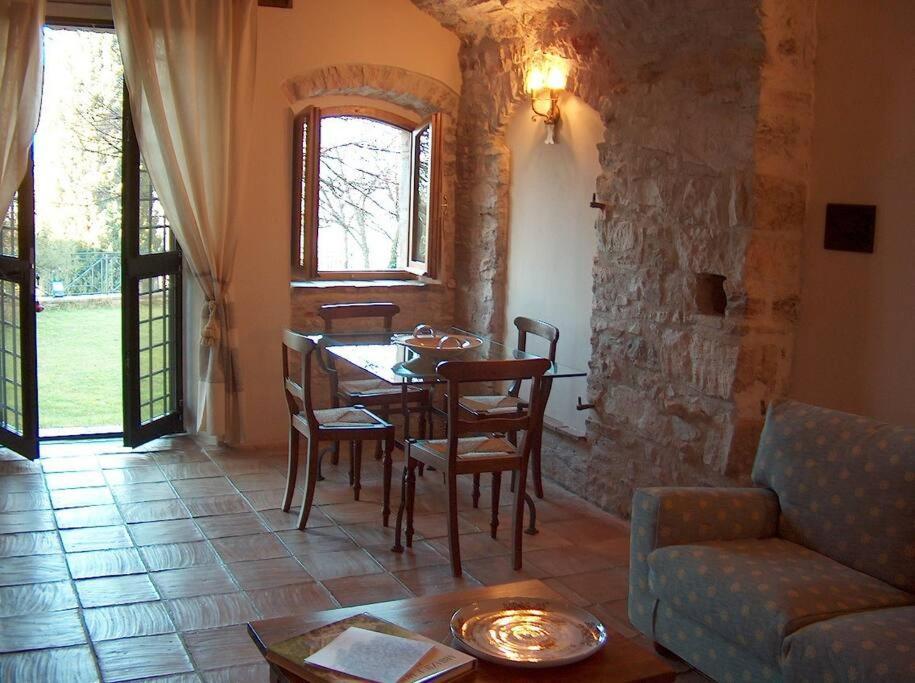 All Stone Horse Stable Converted To Elegant Apartment - Baltimora Spoleto Exterior foto