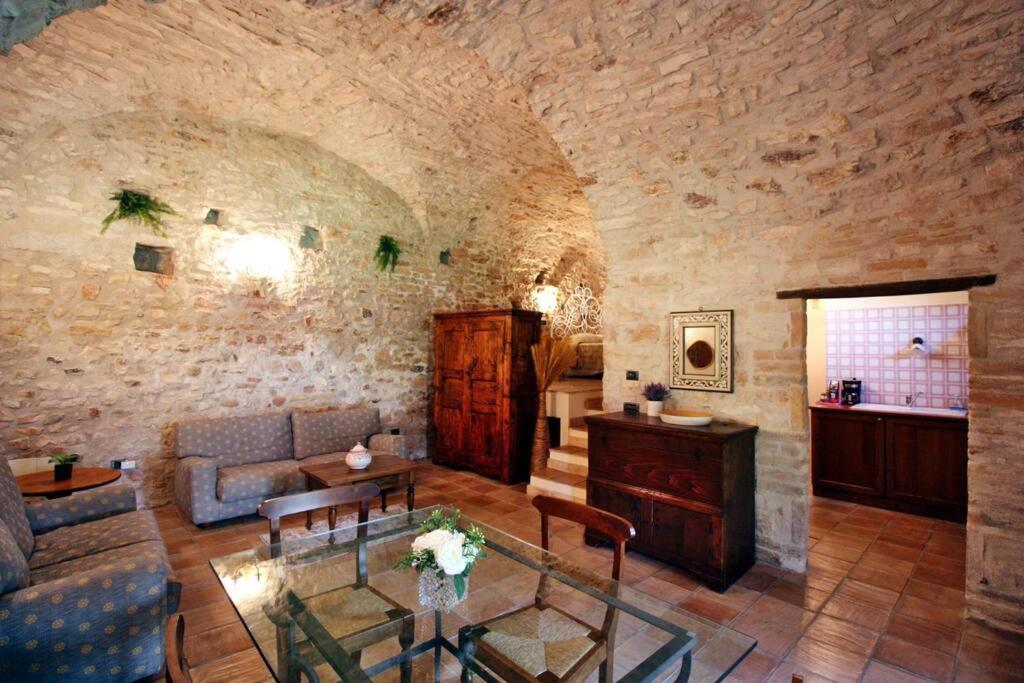 All Stone Horse Stable Converted To Elegant Apartment - Baltimora Spoleto Exterior foto